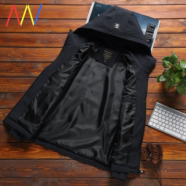 Igapäevane tõmblukkude ja kapuutsiga meeste jope