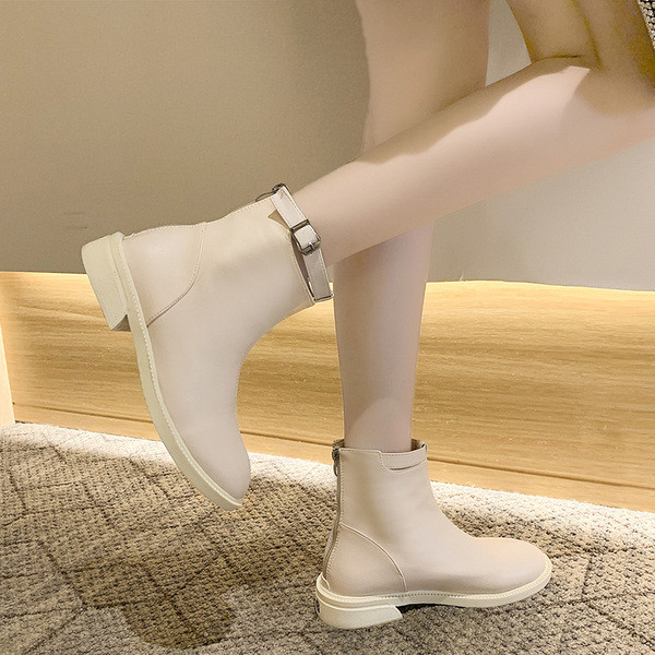 Naiste madala kontsaga teravatipulised nahast saapad