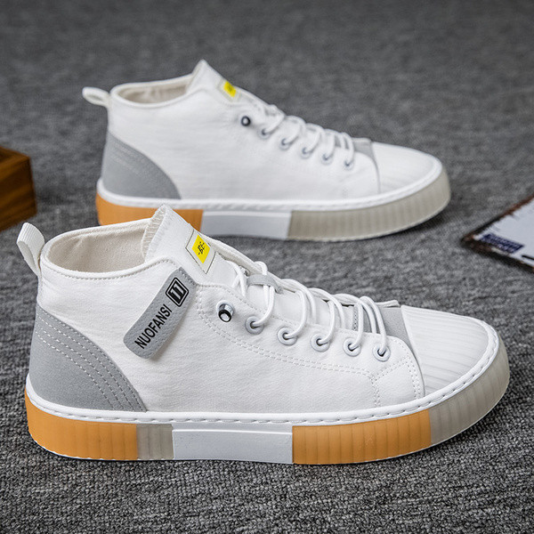 Lameda talla ja paeltega hingavad meeste tossud