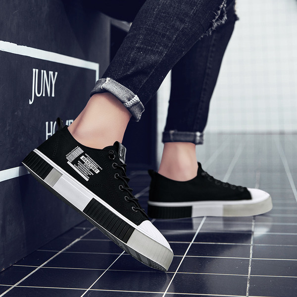 Muške tekstilne tenisice sa natpisima i vezicama