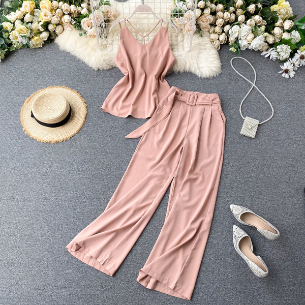 Női felső és széles nadrág szett övvel