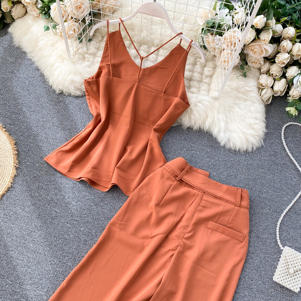 Női felső és széles nadrág szett övvel