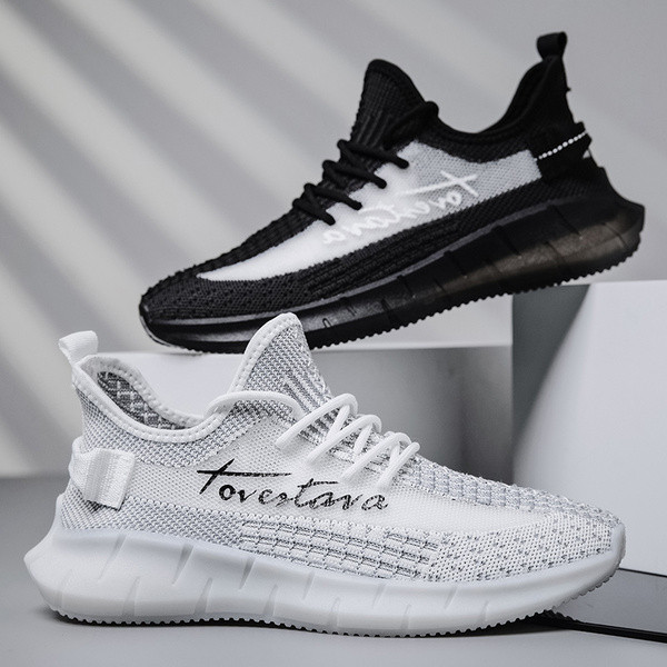 Légáteresztő férfi tornacipő felirattal és fűzővel