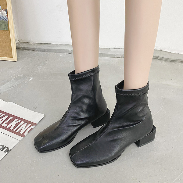 Eko bőrből készült stílusos női csizma 4 cm-es sarokkal