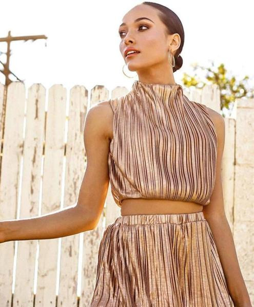 Rakott női kétrészes szett arany színben