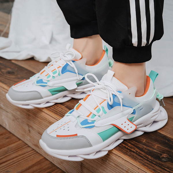 Színes férfi tornacipő durva talppal