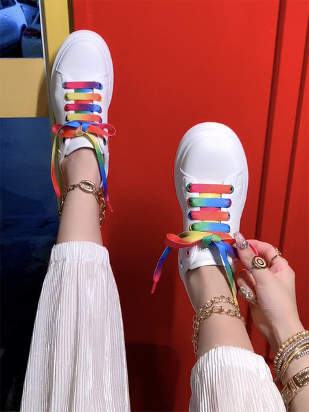 Női bőr tornacipő színes nyakkendőkkel