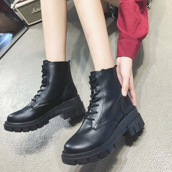 Női bőrcsizma klasszikus modell