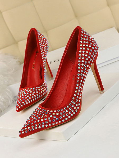 Elegáns női cipő magas vékony sarkú kövekkel több színben