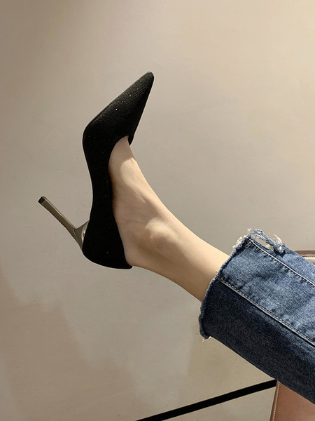 Stílusos női cipő hegyes modell 9 cm-es sarokkal