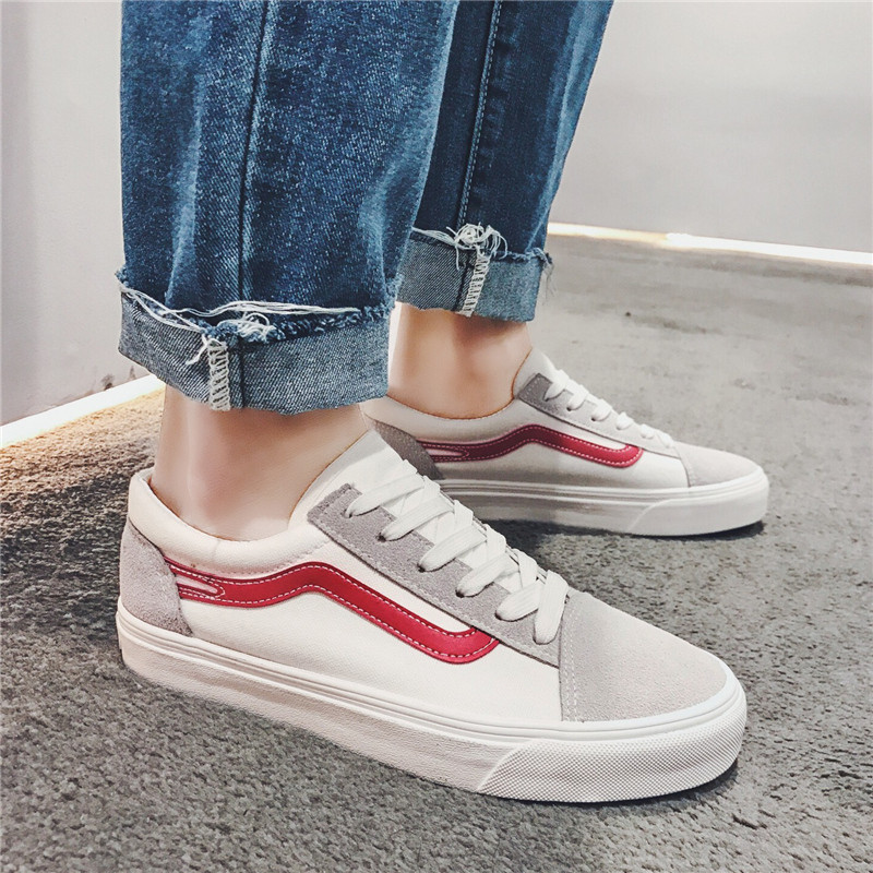 Férfi tornacipő lapos talppal és fűzővel