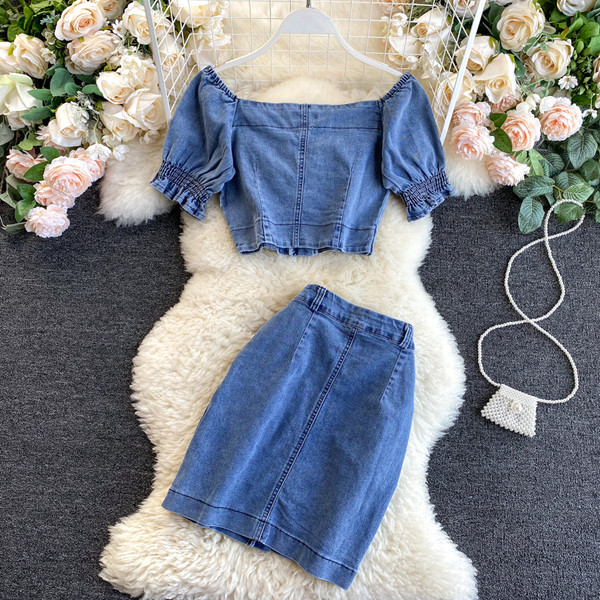 Női farmer szett magas derekú szoknyával és blúzzal