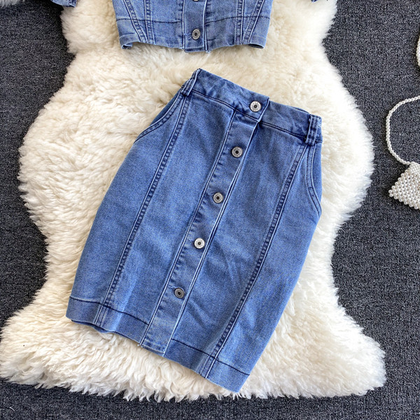 Női farmer szett magas derekú szoknyával és blúzzal