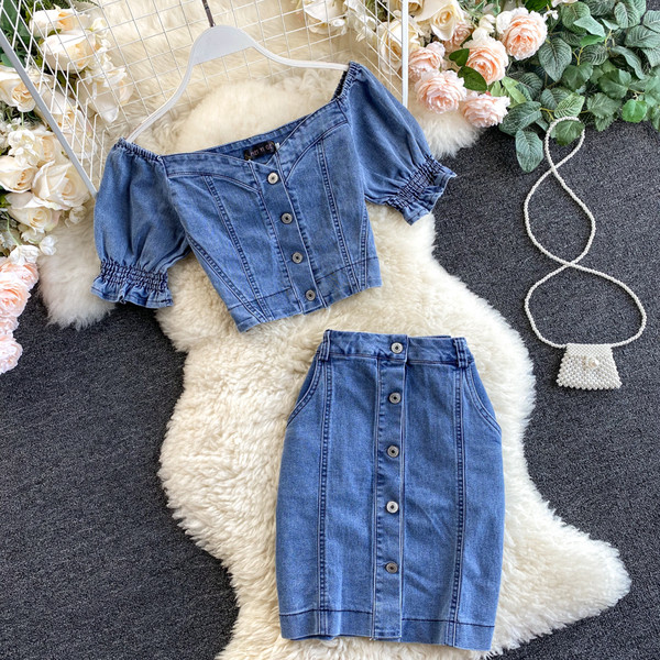 Női farmer szett magas derekú szoknyával és blúzzal