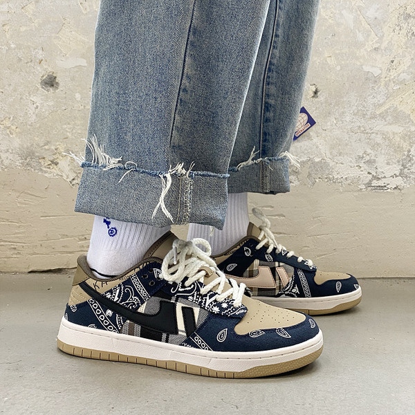 Textilből készült, fűzős férfi tornacipő új modellje