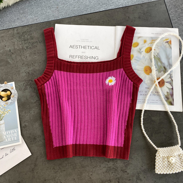 Hímzéssel ellátott, kordbársony dzsörzéből készült női felső