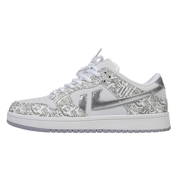 Modern férfi tornacipő fehér színben - két modell