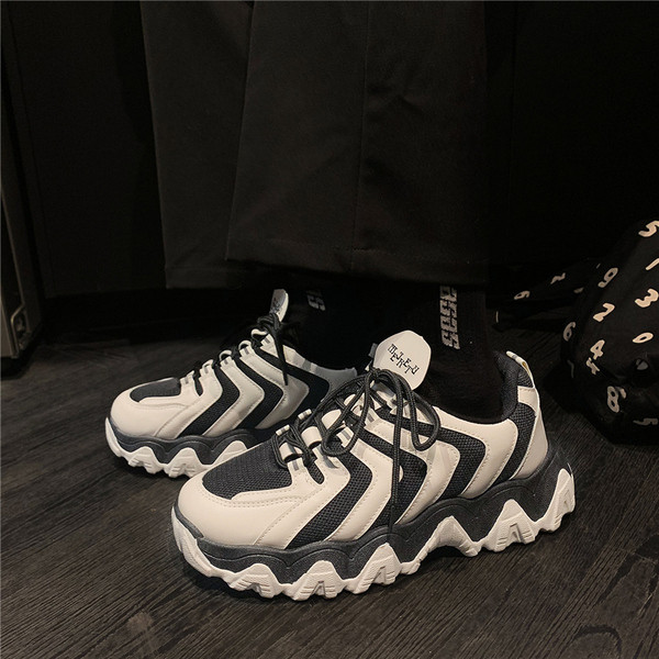 Férfi sport- és alkalmi tornacipő lapos talppal