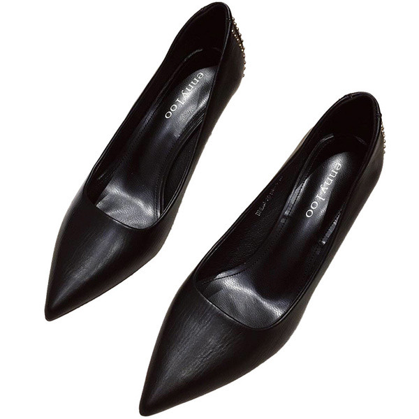 Modern női magassarkú cipő fém elemmel