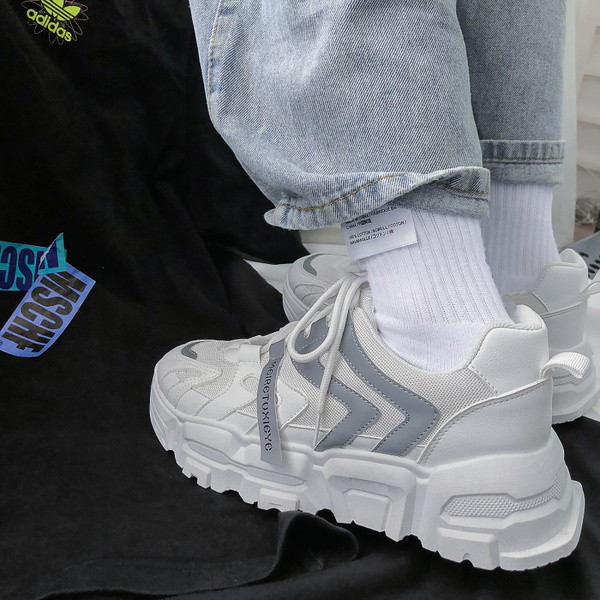 Új fűzős férfi tornacipő modell