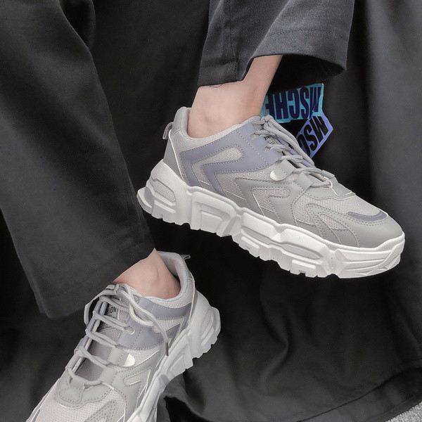 Új fűzős férfi tornacipő modell