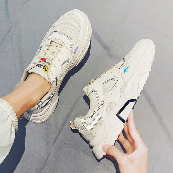 Öko bőrből és textilből készült férfi tornacipő új modellje