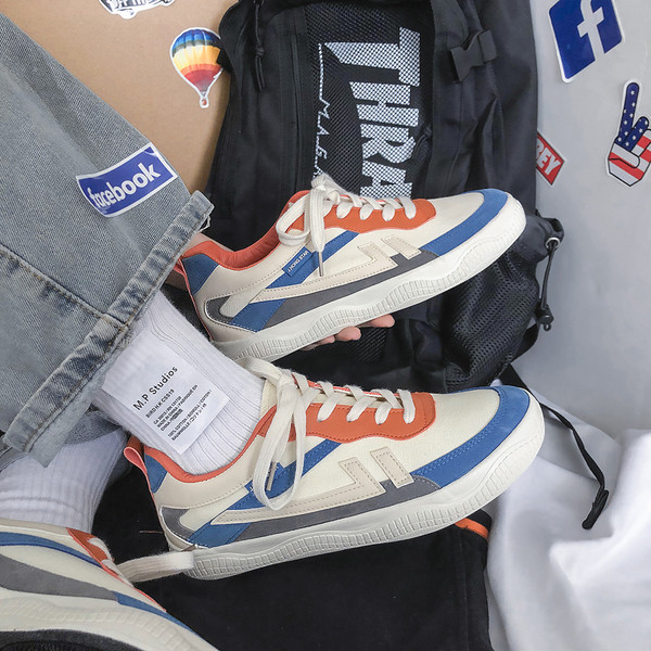 Alkalmi férfi tornacipő fűzővel