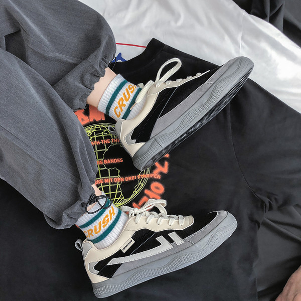 Alkalmi férfi tornacipő fűzővel