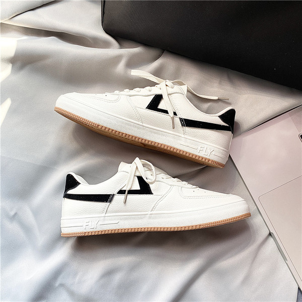 Férfi műbőr tornacipő fűzővel