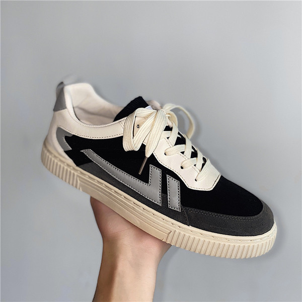 Tekstiilist lipsudest valmistatud vabaaja meeste tossud