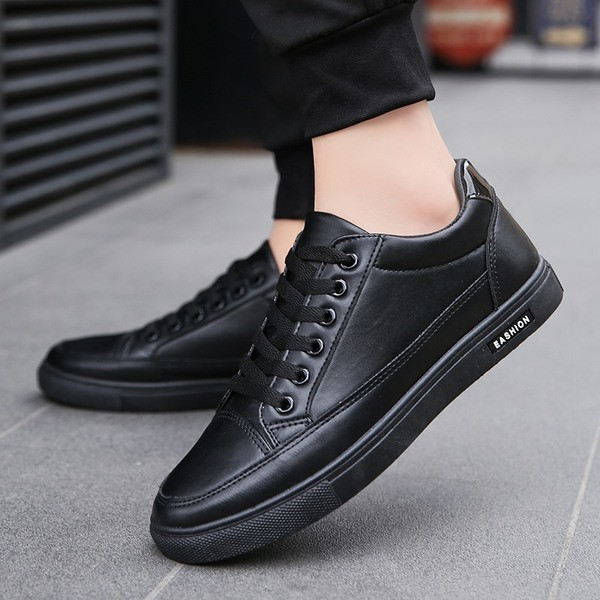 Tavalised ökonahast meeste tossud lameda talla ja paeltega