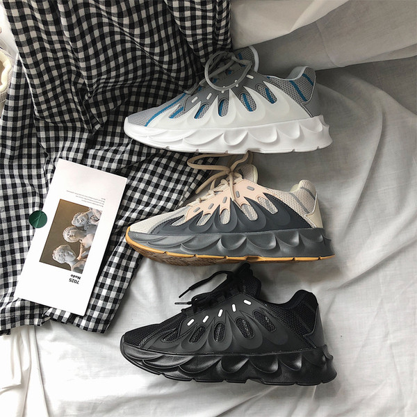 Hétköznapi, fűzős férfi tornacipő - nyárra