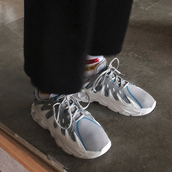 Hétköznapi, fűzős férfi tornacipő - nyárra