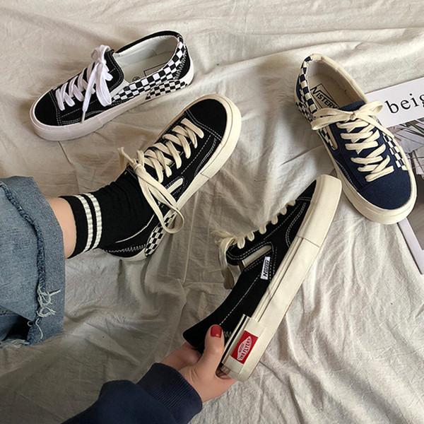 Alkalmi férfi tornacipő textilből, lapos talppal és fűzővel