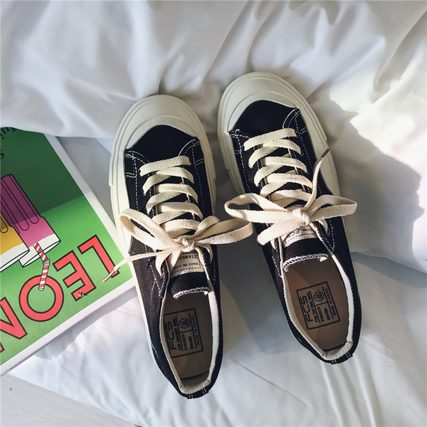 Ležerne muške tenisice od tekstila - ravni potplat