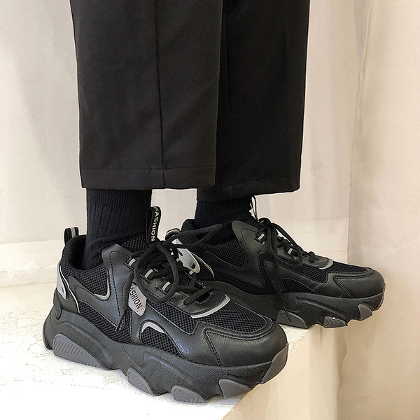 Férfi sportcipő durva talppal, három színben