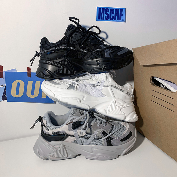 Sport-alkalmi férfi légáteresztő tornacipő fűzővel