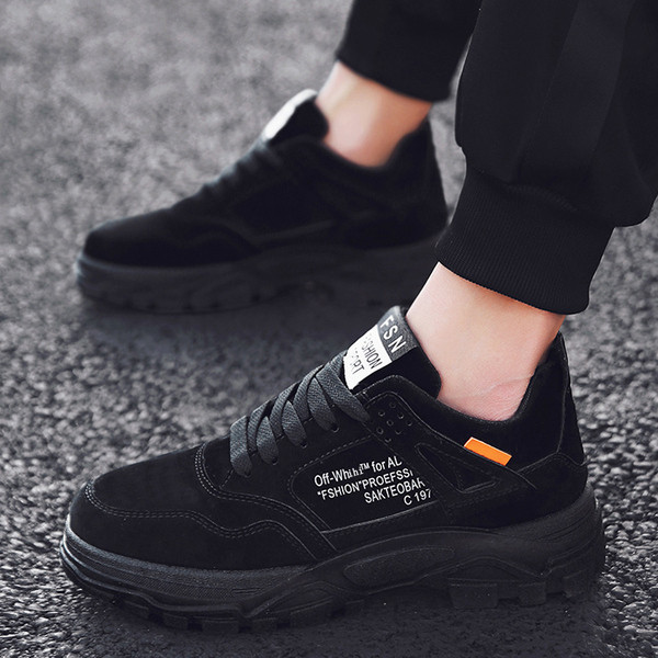 Öko bőrből készült férfi tornacipő magas talppal és két modellel