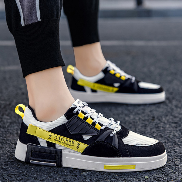 Új férfi tornacipő modell fűzős és lapos talppal