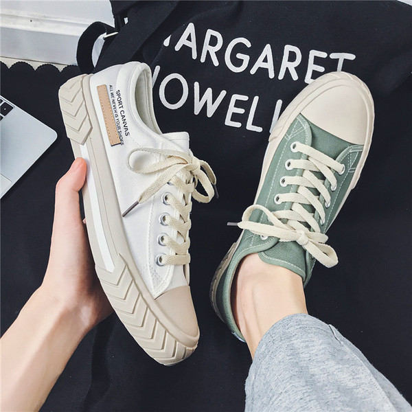 Alkalmi férfi tornacipő textilből, lapos talppal