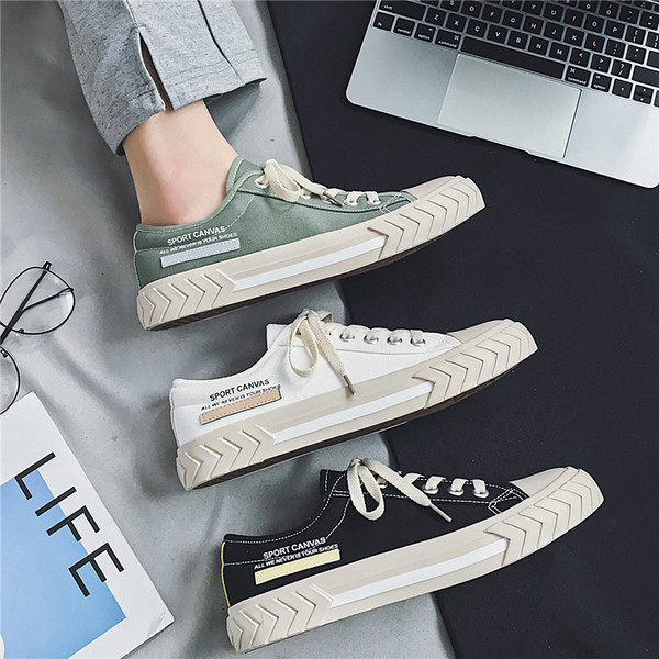 Alkalmi férfi tornacipő textilből, lapos talppal