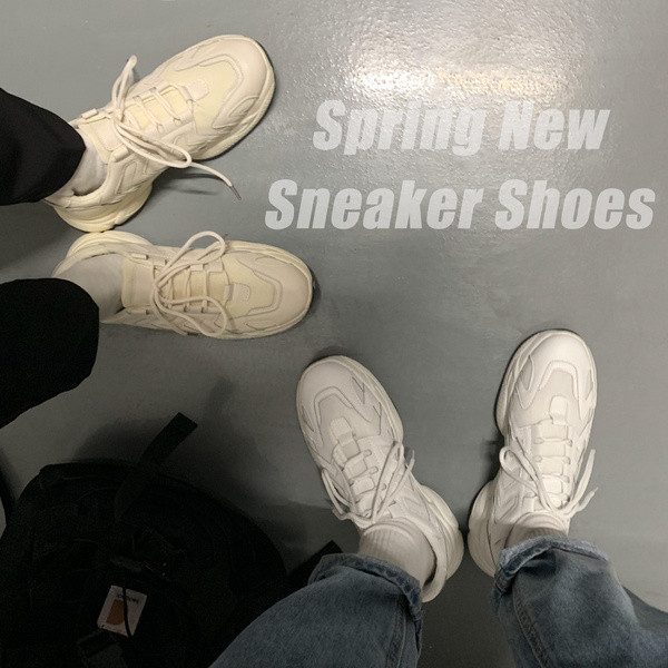 Modern férfi tornacipő - durva talppal és fűzővel