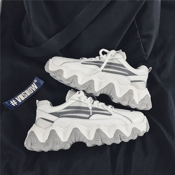 Öko bőrből készült férfi sportcipő durva talppal