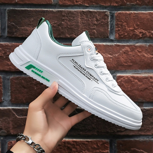 Férfi tornacipő műbőrből, lapos talppal több modellben