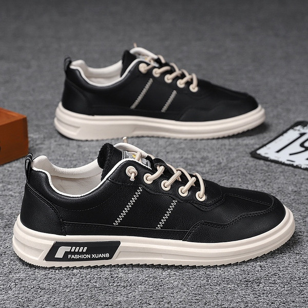 Férfi tornacipő műbőrből, lapos talppal több modellben