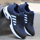 Férfi tornacipő kamerával és oldalsó pántokkal