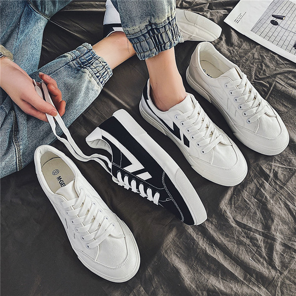 Lapos talpú férfi tornacipő eko bőrből készült fűzővel