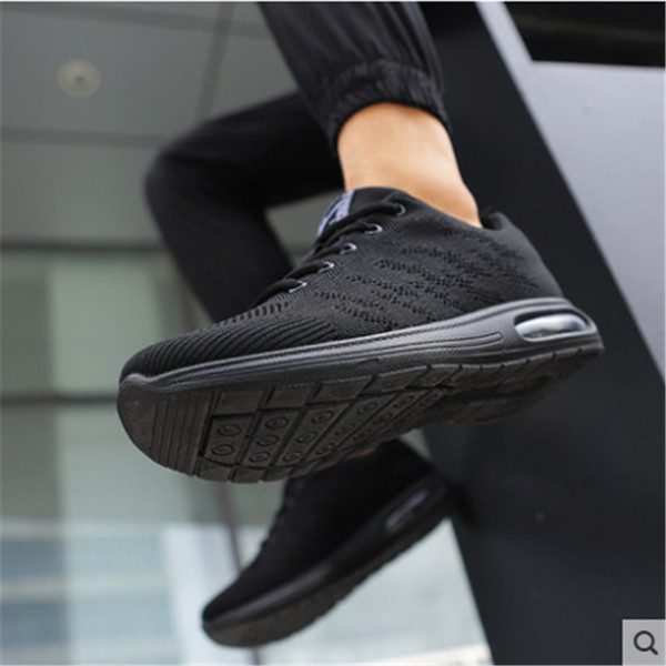 Férfi necces tornacipő fűzővel és puha talppal