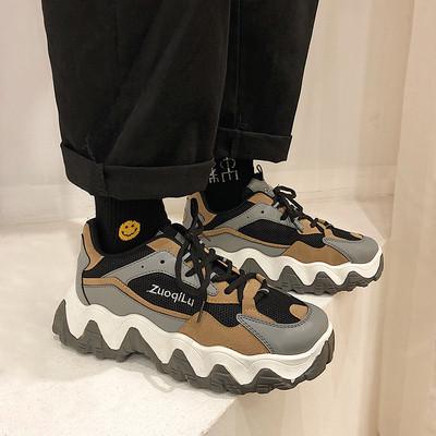 Férfi tornacipő új modellje - fűzővel és durva talppal