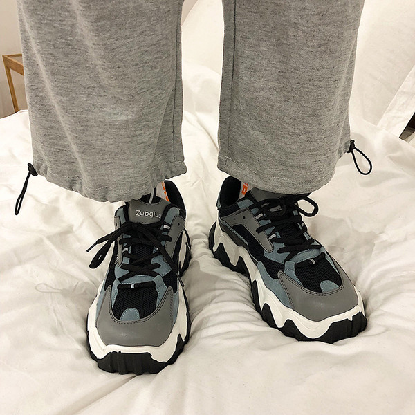 Férfi tornacipő új modellje - fűzővel és durva talppal